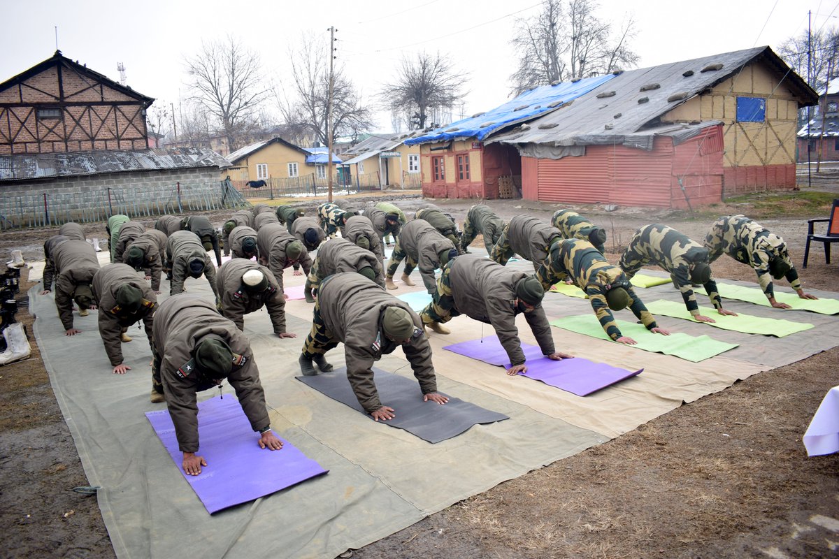 BSF_India's tweet photo. #Bordermen of 143 Battalion, BSF from Baramulla took part in the #SuryaNamaskar during special session organized at CI Post #Kashmir. 

#MakarSankranti 
#75millionsuryanamaskar 

@moayush
@AmritMahotsav
@75suryanamaskar https://t.co/pnZ3A8Rkfo