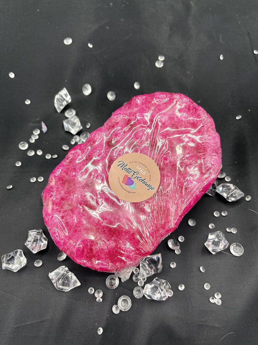 ExchangeMeltz's tweet photo. SOAP SPONGES 

£4.50 each or two for £8.00 

Bargain! Don’t forget we are open on Tuesday, Thursday &amp; Saturdays down at one cabin on Clitheroe Market ❤️ #soap #sponges #meltz #exchange https://t.co/US083hftD6