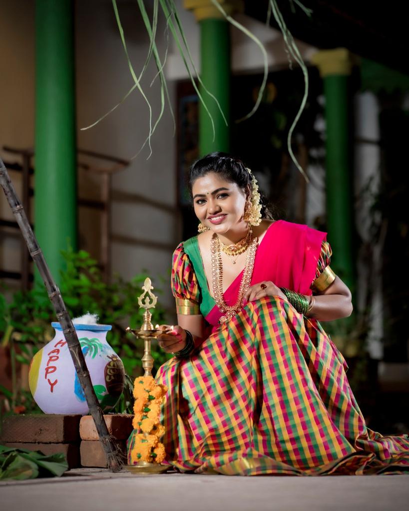 behindwoods's tweet photo. Let’s Celebrate...!!! Happy Pongal...!!!
#Celebritystylepongal
@ShaluShamu @Gopinathravi25 #millababygal Joins to Celebrate Pongal Occasion
@Sureshsugu @ProDharmadurai @DScomunication https://t.co/Di50P3ixXm