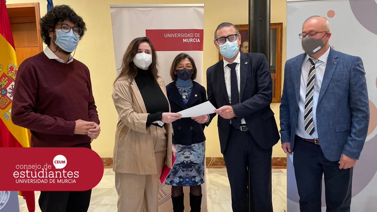 ceum_es's tweet photo. /DONACIÓN OFICINA DE ATENCIÓN SOCIAL/

Desde el CEUM no hemos dudado en donar un cheque por valor de 5.461,21 euros a la oficina de atención social, que permitirá la creación de una ayuda económica para los estudiantes durante el curso 2021-2022. https://t.co/IOJqGiqPgn