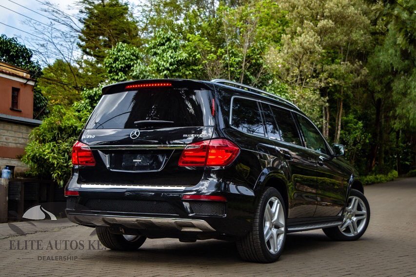 nkatha_maureen's tweet photo. Mercedes Benz GL350 blueTEC 2015 🔥 3000cc , V6 Diesel Engine , AMG sport package Fully loaded #MercedesBenz #GLclass
Ksh 9.7M
For more details call or WhatsApp 0705798117
RT widely https://t.co/yVjNwl372I