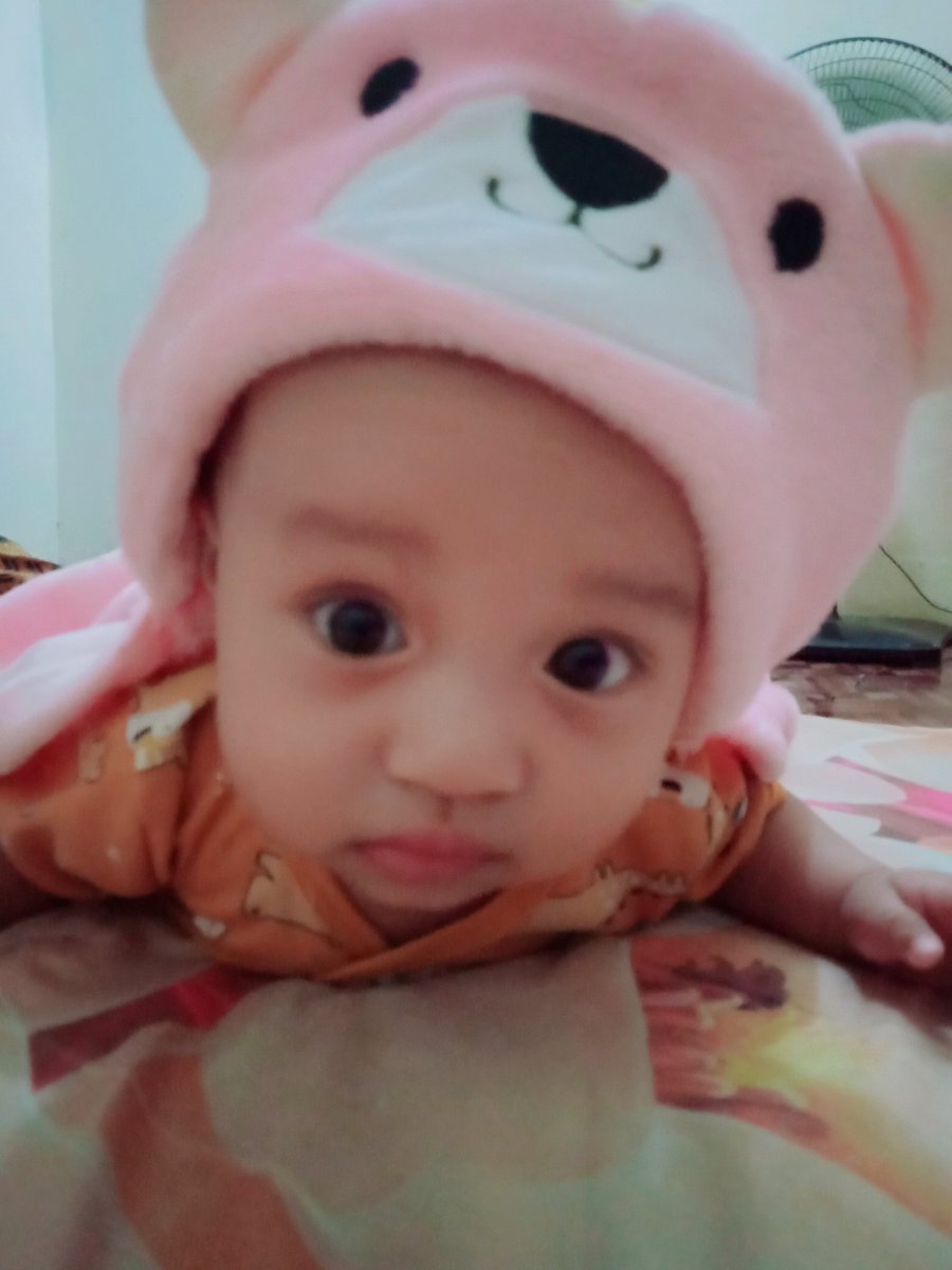 riskaandini23's tweet photo. Una anak pinter, Una anak baik, gak cengeng, selamat 8 bulan yaa nak. I love you to the moon and back 🤗 https://t.co/D3vfh4eR6p