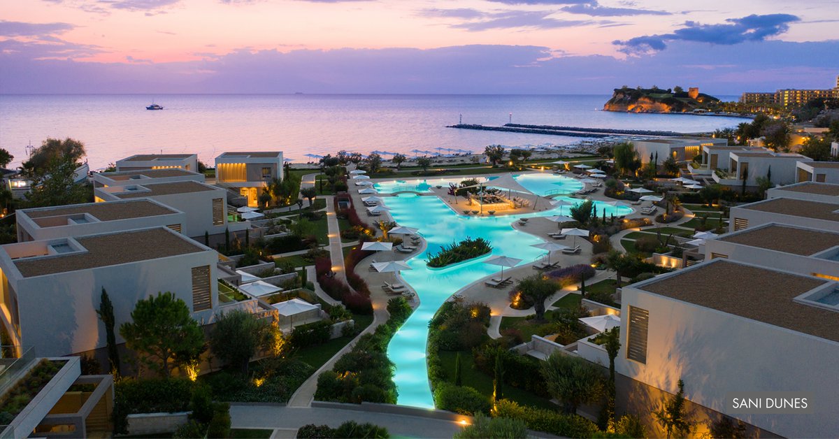 Hands up… who wants to win a holiday to go here? 🙋‍♂️🙋Well, Pure Luxury &amp; Sani Resort are offering you the chance to do just that! Make a Pure Luxury booking between 05 January - 28 February 2022. Find out more 👉bit.ly/3fn9jXR ☀️🌴😍