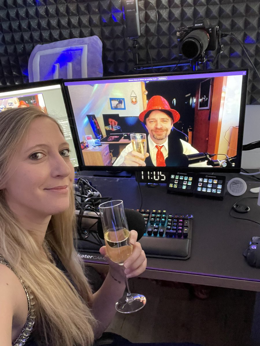Annii1710's tweet photo. Danke für 5 Jahre twitch. Danke für die 100k Kanalpunkte und das HübschKappa #dummschauenkannich

@G_E_T_T_Y_1 #danke https://t.co/3fnM3I8HEt