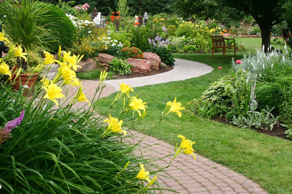 FiveSTARlandsca's tweet photo. We have the perfect solution for every size of space. From small backyards, to large properties, we can design an enjoyable and functional landscape that is sure to exceed your expectations! To hire #sacramentolandscapecontractor, visit https://t.co/16Ck3t4d4Z. https://t.co/WkZfS7kx2Q