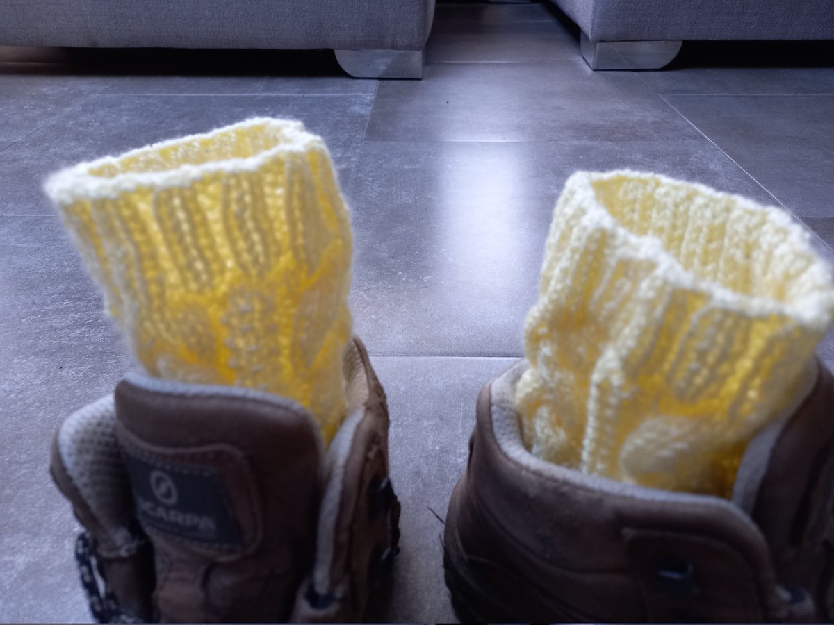 gillyrust's tweet photo. Hand Knitted Cabled Boot Cuffs in Creamy Lemon https://t.co/Pt2asEBDA3 #yellow #geometric #midcalf #bootcuff #boottopper #handmade #knitted #cablestitch #machinewashable #ValentinesDay
https://t.co/d2sOfVmJQl https://t.co/rbEX3yvTep