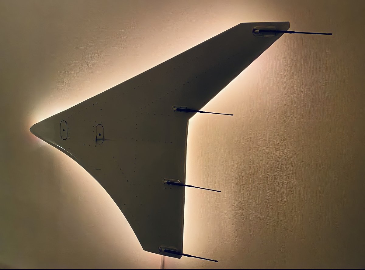 The wing tip fence is definitely one of our favourite pieces of #aircraft to display. What's yours? 
-
#Aviation #Airbus