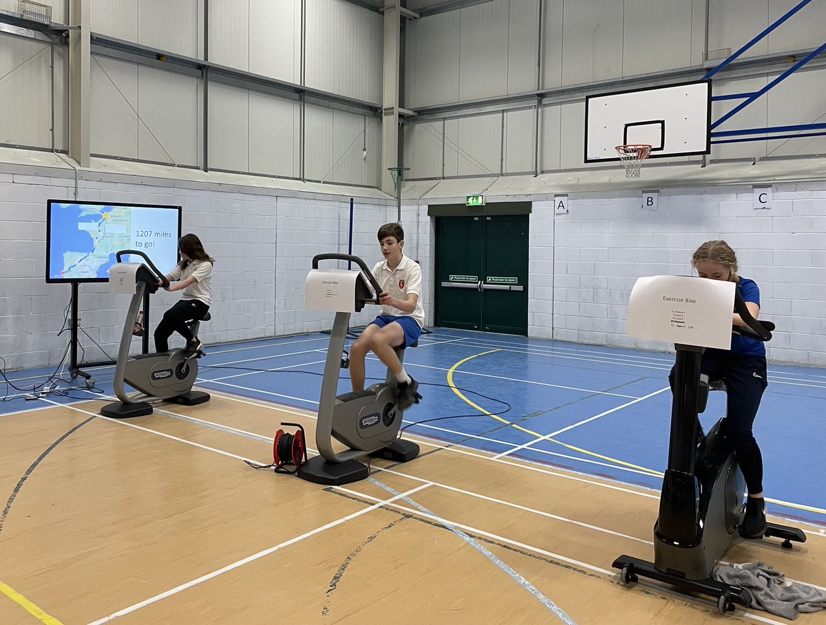 🚨 UPDATE 🚨 only 1207 miles left, just passing through Calais 💪🏼 very strong start from the year 9 students this morning. #PortugalSportsTour2022 <a href="/HarrisBeckenham/">HarrisBeckenham</a>