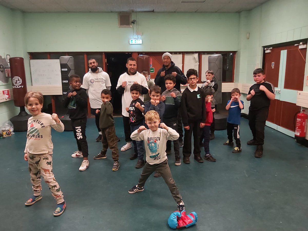 thepeelproject's tweet photo. A big thanks to Hashim Rehman & Samir Mouneimne Jnr for hosting our first boxing session
The kids absolutely loved it!!
Every Wednesday @ 5:30pm - 6:30pm
ββββββββββββββββββββββ
Follow π @thepeelproject
ββββββββββββββββββββββ
#ThePeelProject #HullCity #YouthActivities https://t.co/9ba5pz6Fgj
