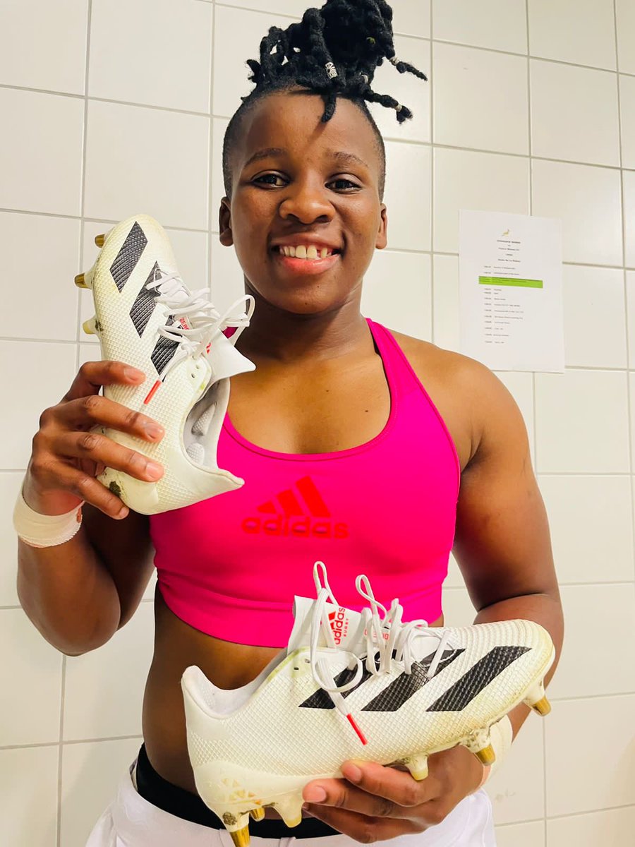 LusandaDumke's tweet photo. I am so excited to finally announce that this girl from KuCentane has signed a Sponsorship deal with @Adidasza 🥺😭.  Words cannot explain how excited I am to be representing the three stripes brand 🥺

Guys Please address me as  @Adidasza SPONSORED ATHLETE from today 😹💃 https://t.co/VElyxV3t3D