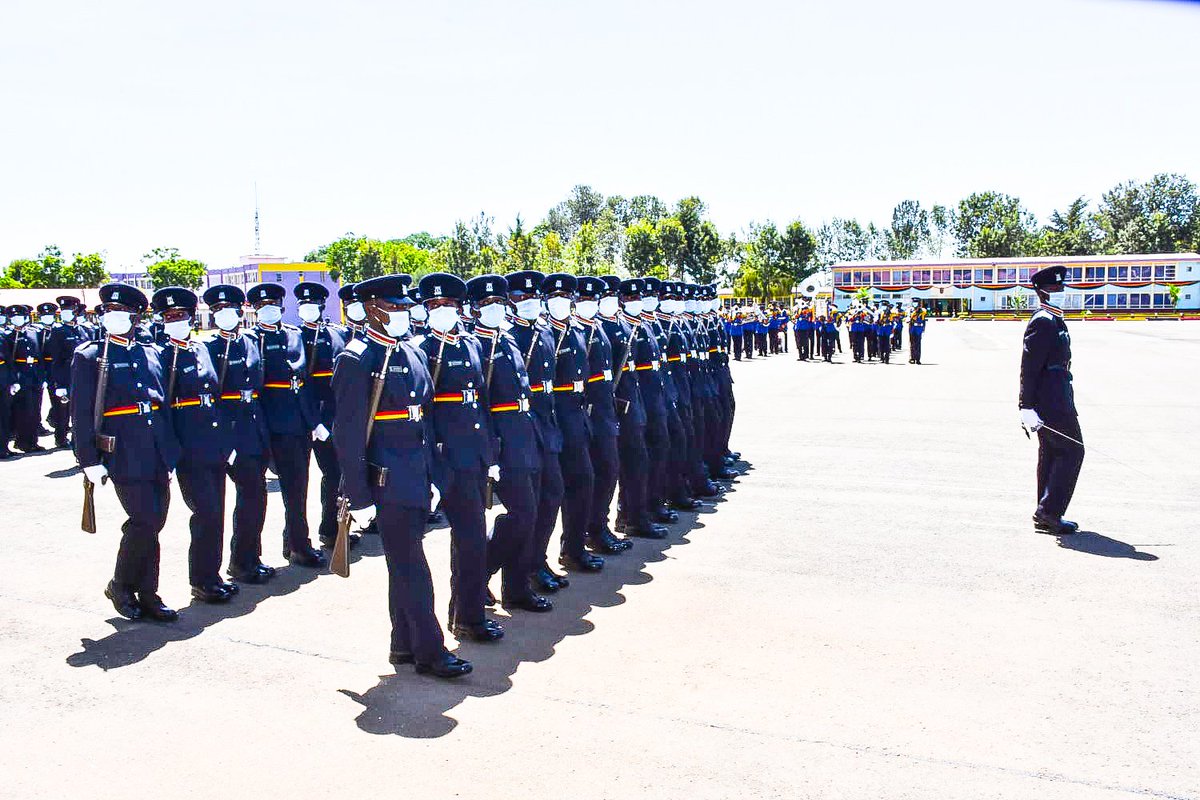 NPSOfficial_KE's tweet photo. Today the 14th day of January 2022 the @IG_NPS reviewed the passing out parade for the Direct Entry Cadet Inspectorate Course 1/2021 at the National Police College Main Campus Kiganjo. https://t.co/LFNygyudx9