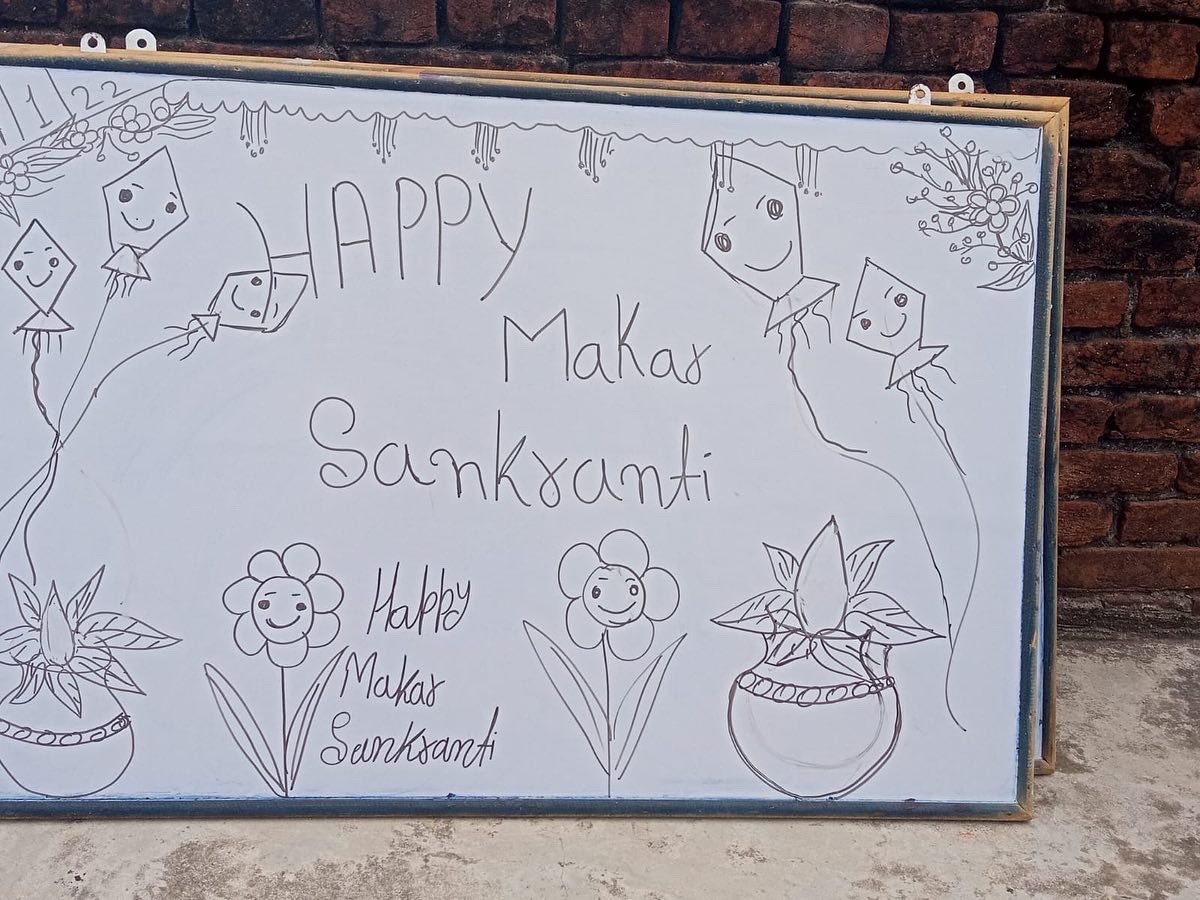 pagariawf's tweet photo. Makar Sankranti special annadanam with Gud Poha and Dahi for kids at community learning center at village Gaura .

Thank you Pahal- Ek Nayi Soch for arranging a great festive celebration!

#sankranti #pongal #pagariafoundation #festival #annadanam #festival https://t.co/eLgExRivAT