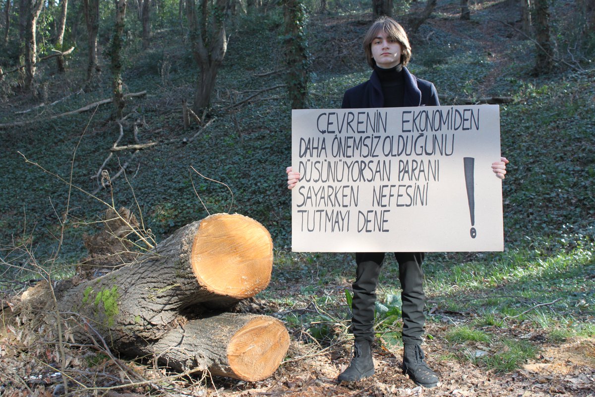 #ClimateStrike 
IF YOU THINK ENVIRONMENT IS LESS IMPORTANT THAN THE ECONOMY, TRY HOLDING YOUR BREATH WHILE YOU COUNT YOUR MONEY.

EU says burning forest biomass is considered a renewable energy because ‘planted trees grow back’. ❌
#EuropeBeyondBurning #StopFakeRenewables