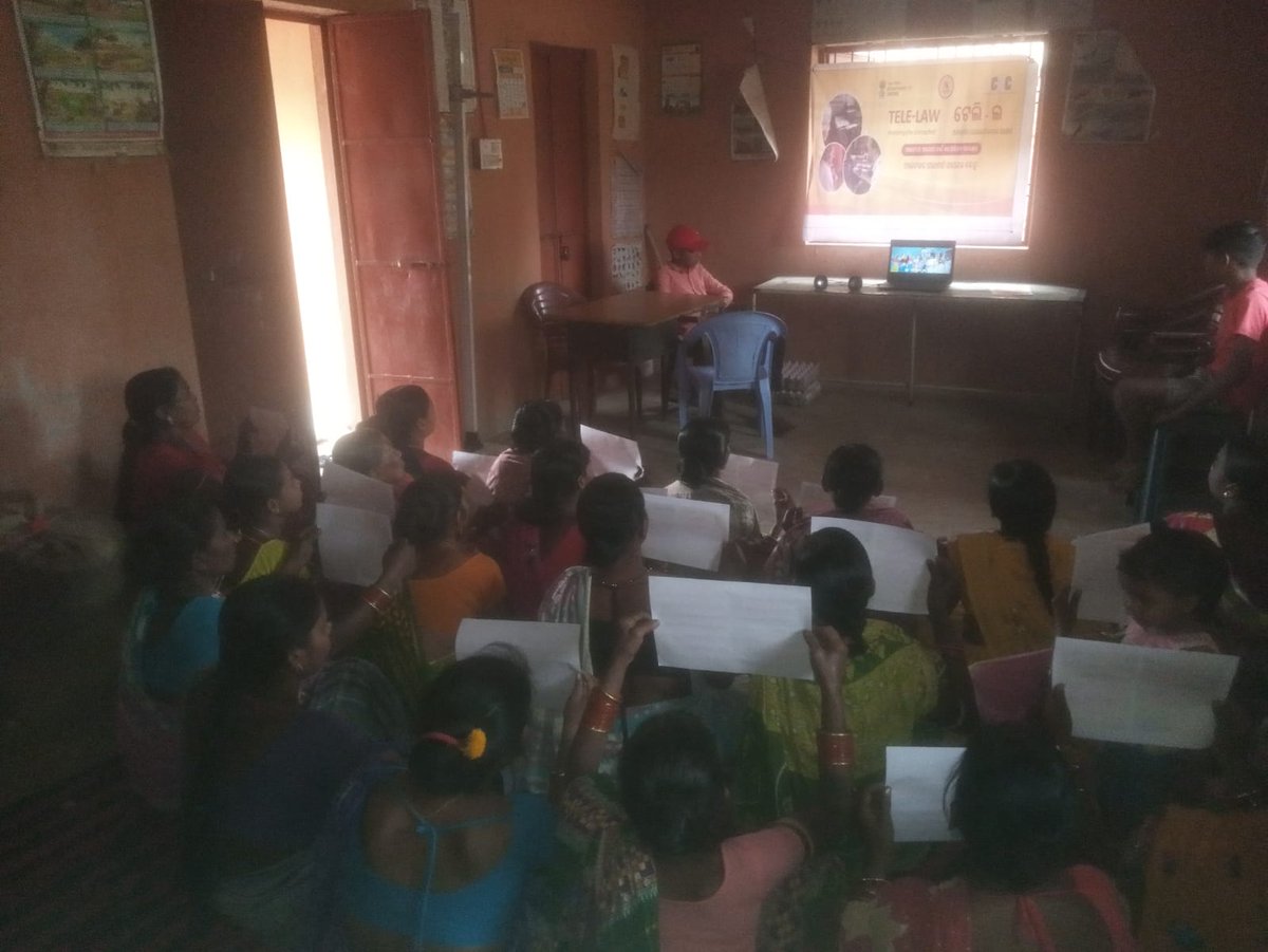 CscTele's tweet photo. Tele-law awareness session among citizens conducted by VLE Pareswar Chhatar, Lebeda GP, Muribahal block,Balangir district,Odisha.
@SwornaprabhaSi1 @dintya15 @l_Smrity  @PatankarRishi @OdishaSpv @CSCegov_ @subodhmishracsc @Tele_Law  @sanjaykrakesh @DillipDash2021 https://t.co/C0RPMRmXuO