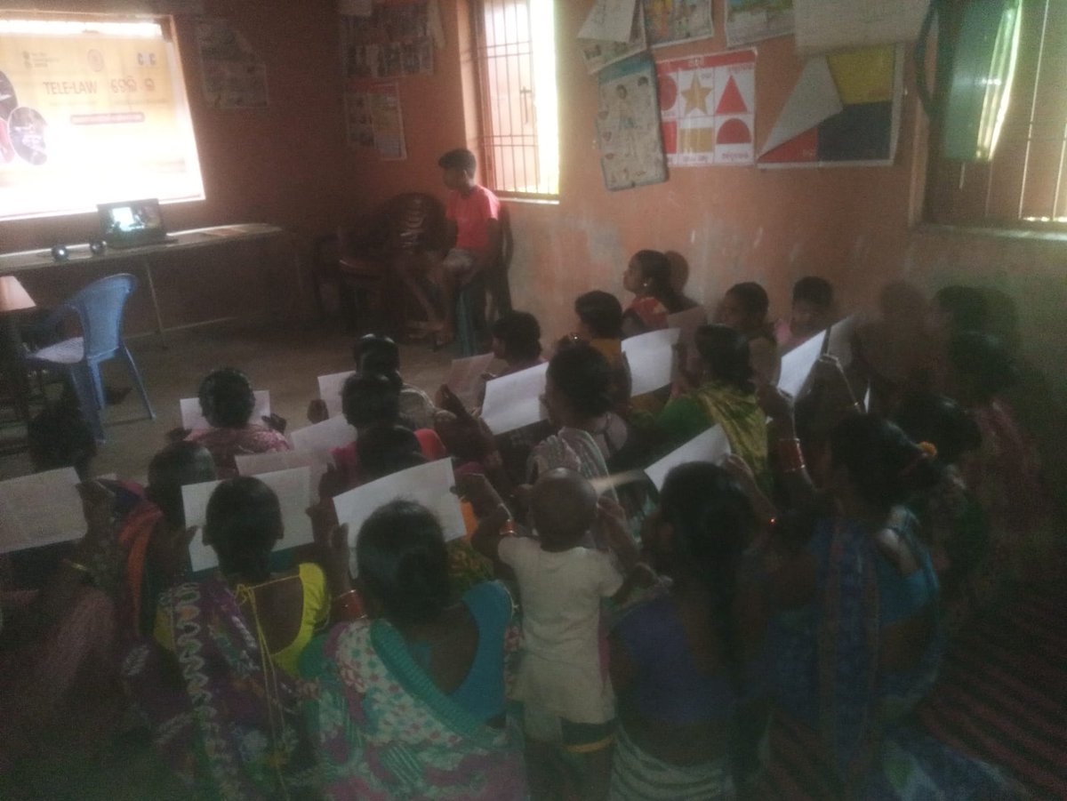 CscTele's tweet photo. Tele-law awareness session among citizens conducted by VLE Pareswar Chhatar, Lebeda GP, Muribahal block,Balangir district,Odisha.
@SwornaprabhaSi1 @dintya15 @l_Smrity  @PatankarRishi @OdishaSpv @CSCegov_ @subodhmishracsc @Tele_Law  @sanjaykrakesh @DillipDash2021 https://t.co/C0RPMRmXuO
