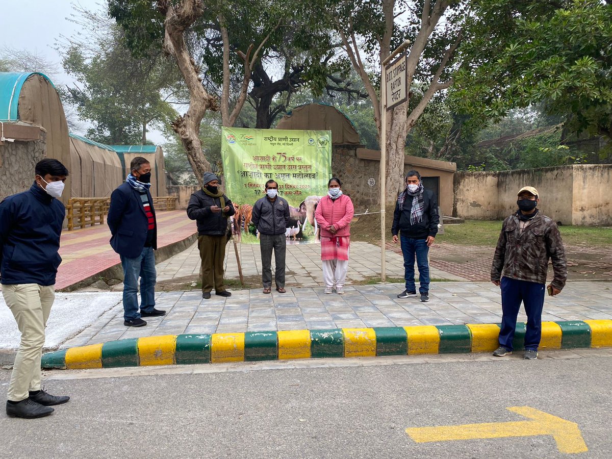 NzpDelhi's tweet photo. #AzadiKaAmritMahotsav : Keeper's Talk
Our keeper Ms. Sunita sharing her experience of #captivemanagement of #owls in @NzpDelhi with other #ZOO staff.
All the covid guidelines were followed during the interaction.
@moefcc @CZA_Delhi https://t.co/JeNiqqMgrE