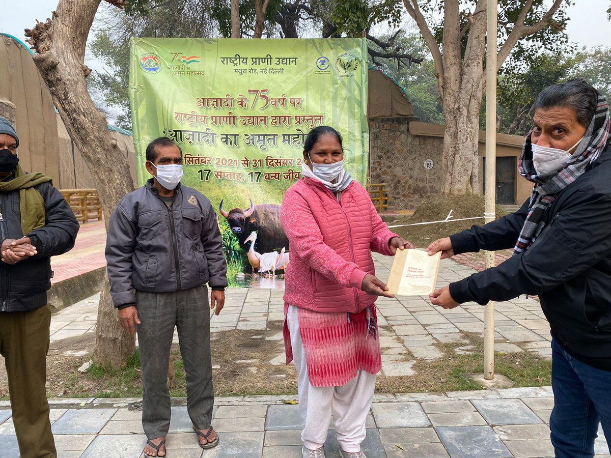 NzpDelhi's tweet photo. #AzadiKaAmritMahotsav : Keeper's Talk
Our keeper Ms. Sunita sharing her experience of #captivemanagement of #owls in @NzpDelhi with other #ZOO staff.
All the covid guidelines were followed during the interaction.
@moefcc @CZA_Delhi https://t.co/JeNiqqMgrE