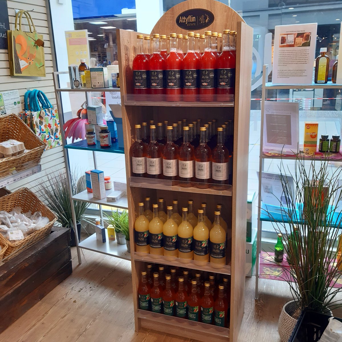 attyflinestate's tweet photo. Our display stand in Natures Hand at the Crescent Shopping Centre.

Where you’ll find our range of Apple Juice and Apple Cider Vinegar.

The most natural of products, all made from fruit which is grown and pressed on our Estate in Patrickswell. https://t.co/eBDzWzEnVu