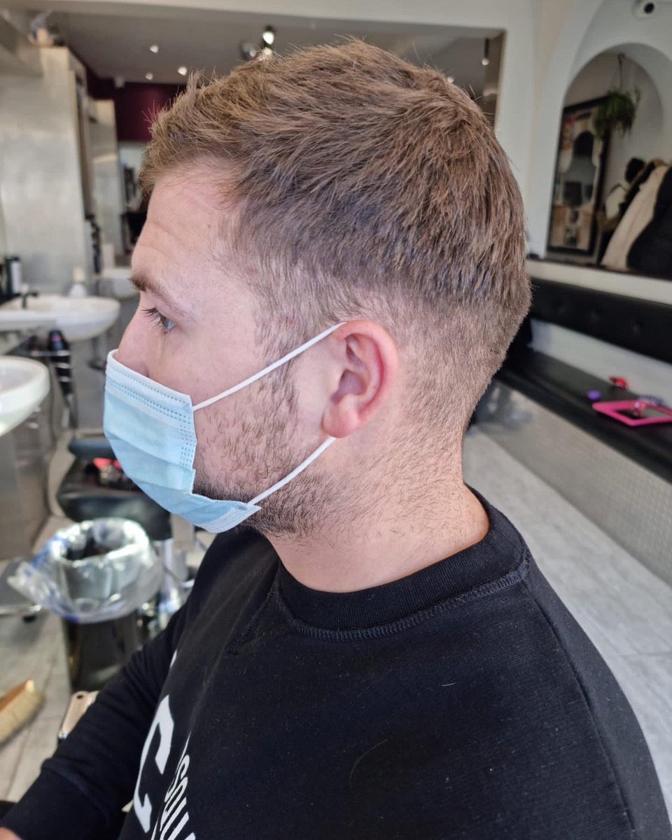 lazaroubrothers's tweet photo. It doesn't take long for a fade to loose shape, but it's worth the commitment. #lazaroubrothersbirchgrove #barberscardiff #salonscardiff #barridirectorlazaroubirchgrove https://t.co/hlEwDBLC0H