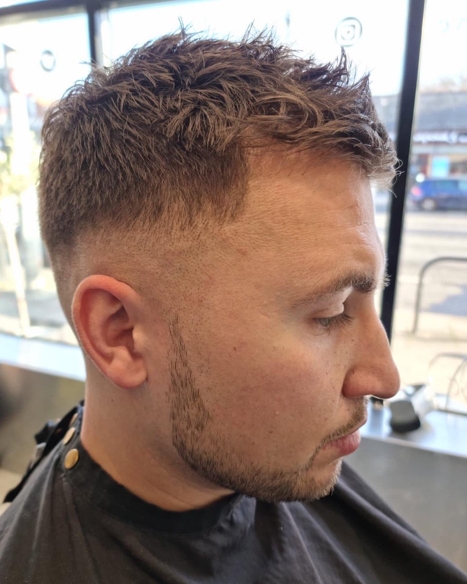 lazaroubrothers's tweet photo. It doesn't take long for a fade to loose shape, but it's worth the commitment. #lazaroubrothersbirchgrove #barberscardiff #salonscardiff #barridirectorlazaroubirchgrove https://t.co/hlEwDBLC0H