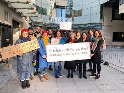 NUJofficial's tweet photo. #SolidarityBBCTurkey Support the #NUJ  #BBC Turkey #journalists on strike in Istanbul, whose wages have been destroyed by inflation  https://t.co/1s2v5wCmdA https://t.co/xs0ANWgSuS