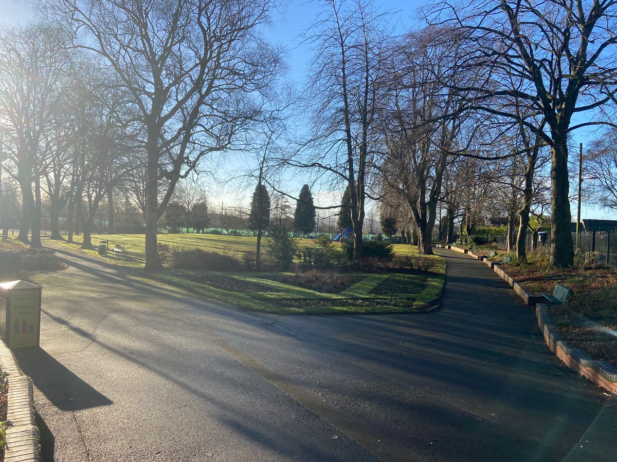 TelfordWrekin's tweet photo. As part of their role our Neighbourhood Enforcement Officers complete dog fouling and littering patrols to ensure the highway, parks and open spaces are clear. The Officers will challenged or fine anyone littering or allowing their dog to foul. #TelfENFO #TelfCAT https://t.co/7oaHNzovex