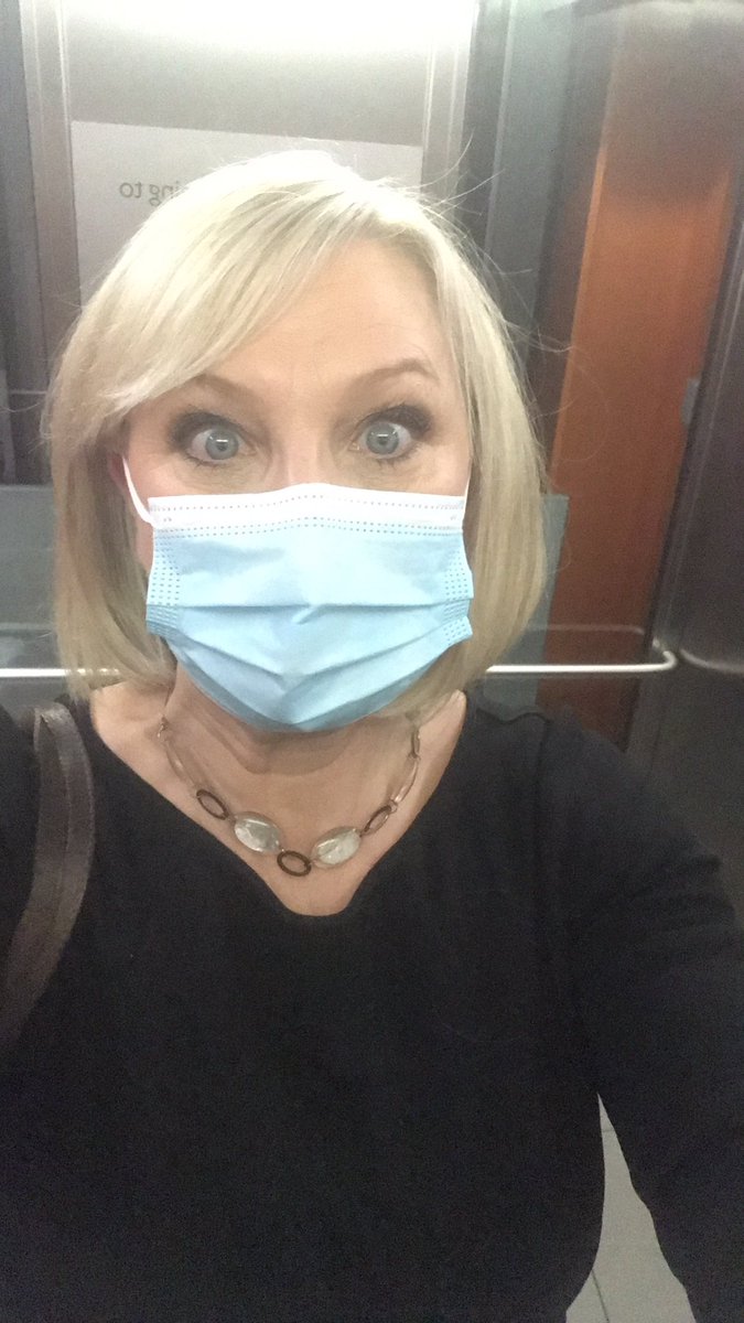 MartineBBC's tweet image. Due on air at 11am but stuck in lift so you might have to start without me…#BBCNews. @daveabpearson is trying to rescue me.