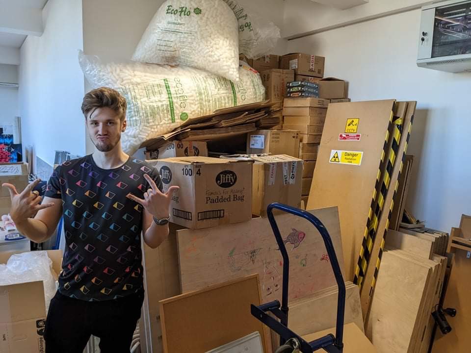 The Great Unpacking continues, but Lawrence is finally in the house! 

(Is that some new merch I see him wearing? 👀👀...) 

#newoffice #playwithideas #boardgames