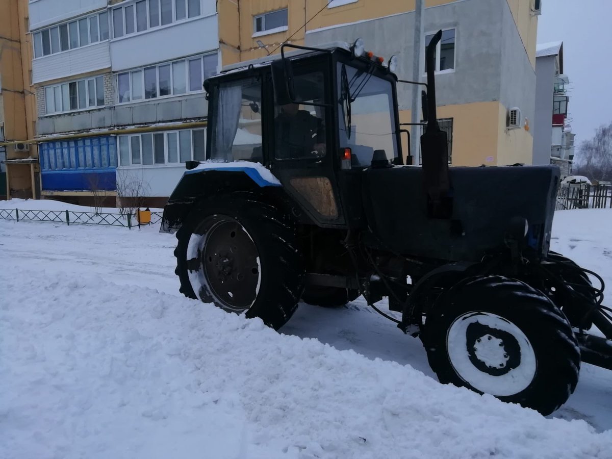 На территории поселения ведутся работы по уборке снега