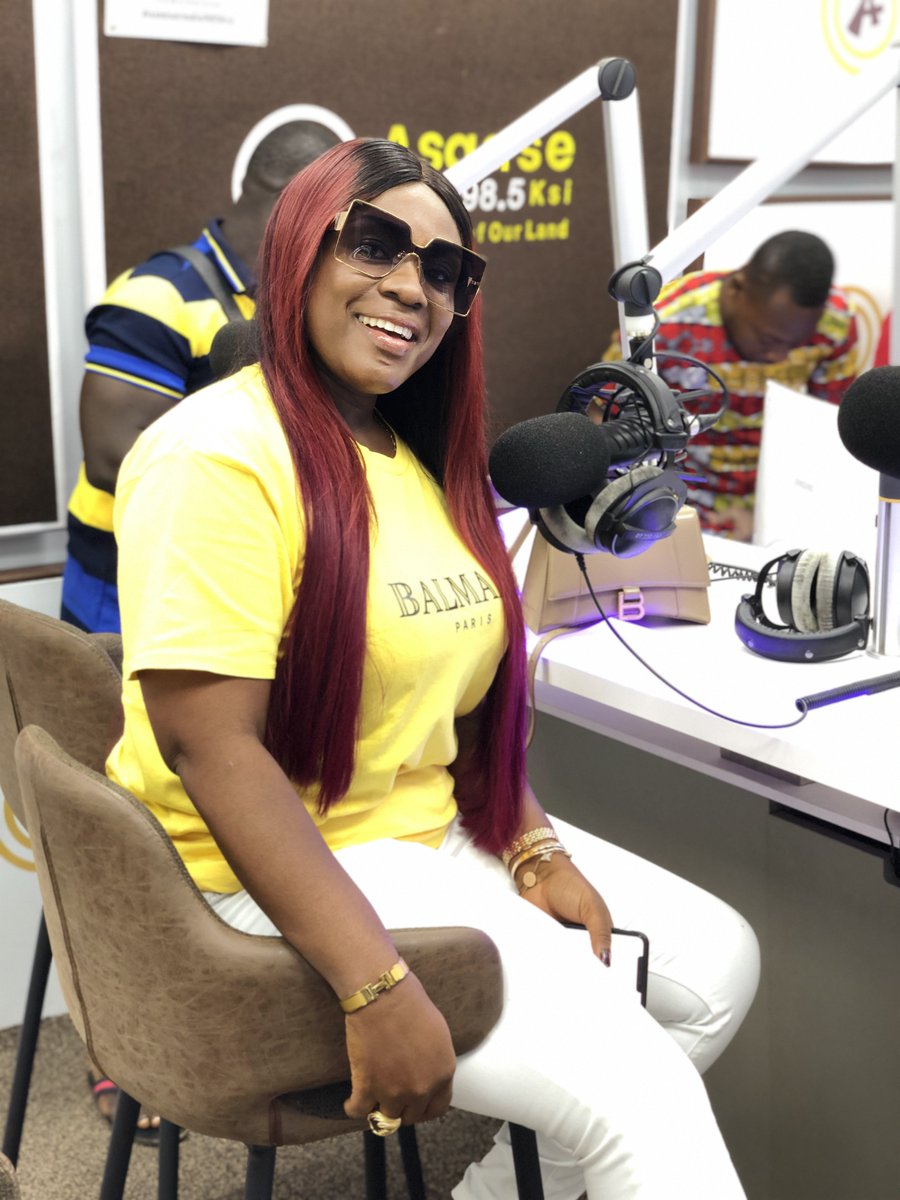 Asaase985ksi's tweet photo. The ever beautiful @EmeliaBrobbey with @MzNaaKlordey on the #Cafe985

#TheSpotlight https://t.co/bvqy61iLL5