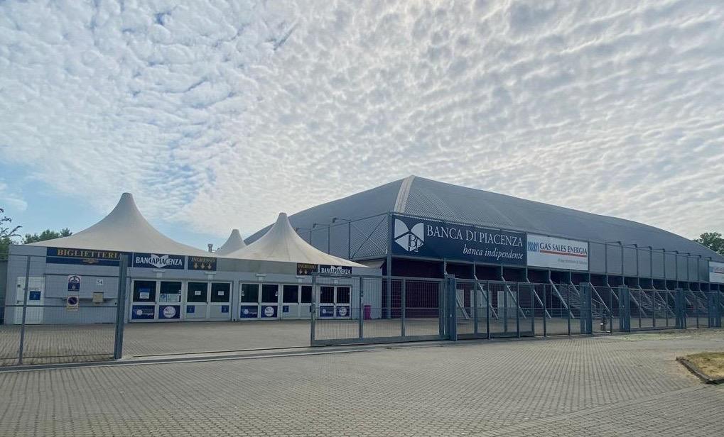 UCC_AssigecoPC's tweet photo. Si comunica che il giorno Sabato 15 Gennaio 2022 la biglietteria del PalaBanca sarà aperta dalle ore 15.00 alle ore 18.00 per acquistare i biglietti per entrambe le tifoserie in vista del derby di domenica

#passione ⚪️🔴🔵
#SerieA2OldWildWest #LNP #LaNostraPassione @LNPSOCIAL https://t.co/epfO3nqLWy