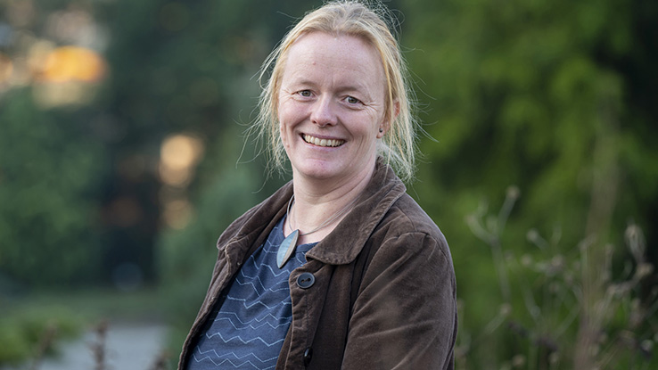 Mooi #klimaatrobuust nieuws vandaag! Dr. ir. Ellen Weerman is op 1 januari 2022 gestart met het nieuwe lectoraat ‘Klimaatrobuuste Landschappen: verbinden van #landbouw en #natuur’ bij #HAShogeschool en onderzoeksinstituut #NIOO-KNAW. bit.ly/3zZVrMA #praktijkonderzoek