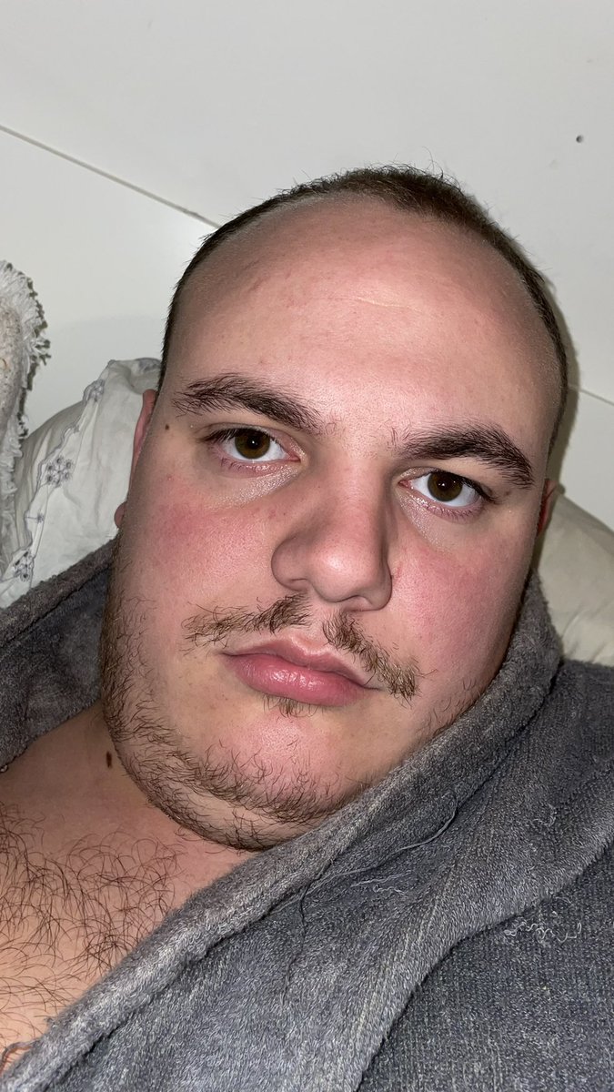 wshlequipecava's tweet photo. Juste le fait de ce laisser pousser les cheveux et dégrader comme PNL comment sa ma fait glow up de fou, je suis trop fier https://t.co/GTZGJ8wV1n