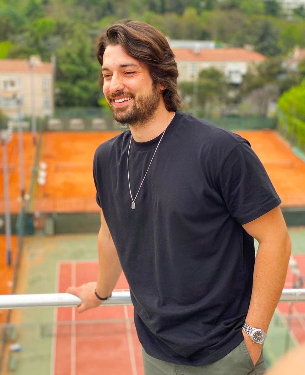 Happy 32nd birthday #AlpNavruz 
All the best may come to you all through out your life. May this year and all the years to come will blessed you and the person you love. Keep stronger by heart, mind and soul. Always be happy💚
Happy happy birthday King Alp🤴