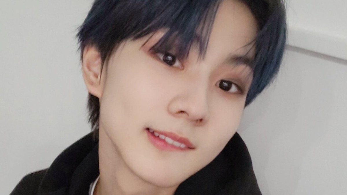 yjwprnts's tweet image. jungwon's new fave pose