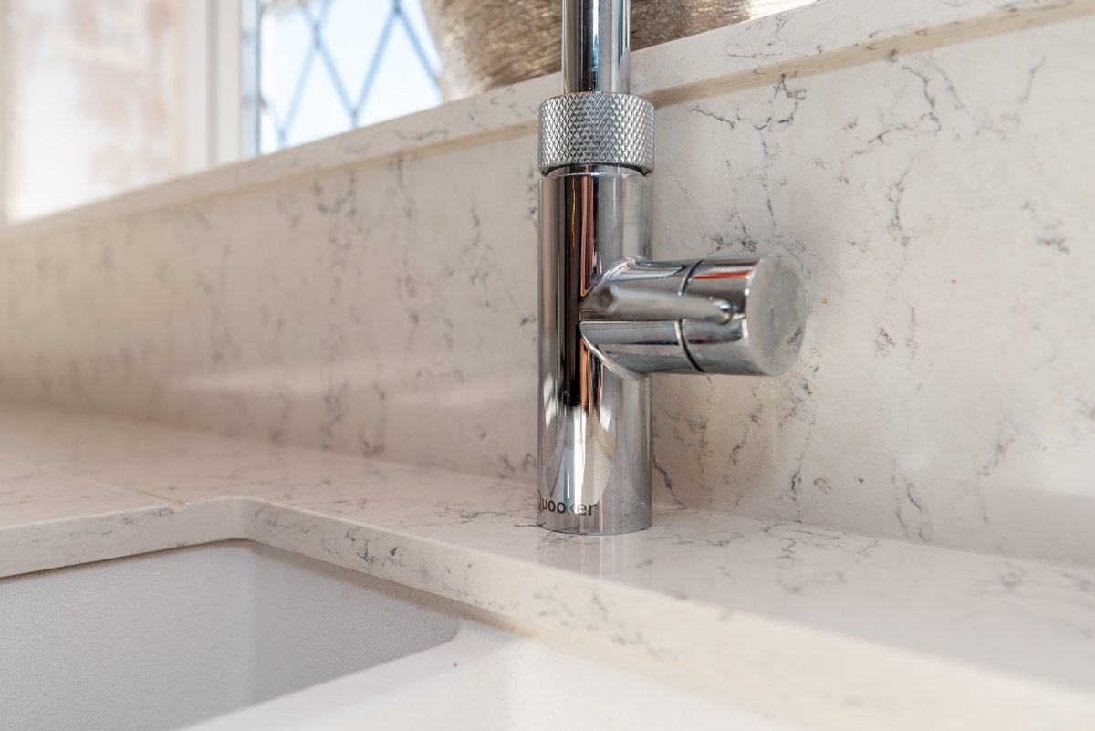 We love when a project comes together ✨ How sleek does this <a href="/quookeruk/">Quooker UK</a> tap look in our customers newly fitted kitchen? We love the polished chrome finish – it adds a little bit of sparkle to the space but blends in well with the neutral décor.