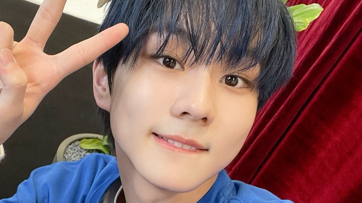 yjwprnts's tweet image. jungwon's new fave pose