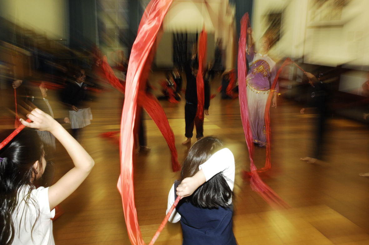 Ribbon Dance is one of the oldest traditional Chinese dances of all time. Celebrate #LunarNewYear with a free interactive family workshop <a href="/RichMixLondon/">Rich Mix</a> on 23 January.

Find out more and book tickets> richmix.org.uk/events/everyon…