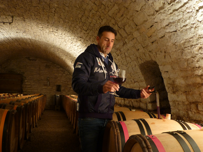 TheBuyer11's tweet photo. So how does @flintwines work with its Bourgogne producers? As part of #BourgogneWeek we talk to director Jason Haynes and Bruno Lorenzon, a leading light in the Côte Chalonnaise about their relationship and working with a ‘lesser known’ appellation. Click  https://t.co/dPZ4I6IEQc https://t.co/RglV1zL7bW