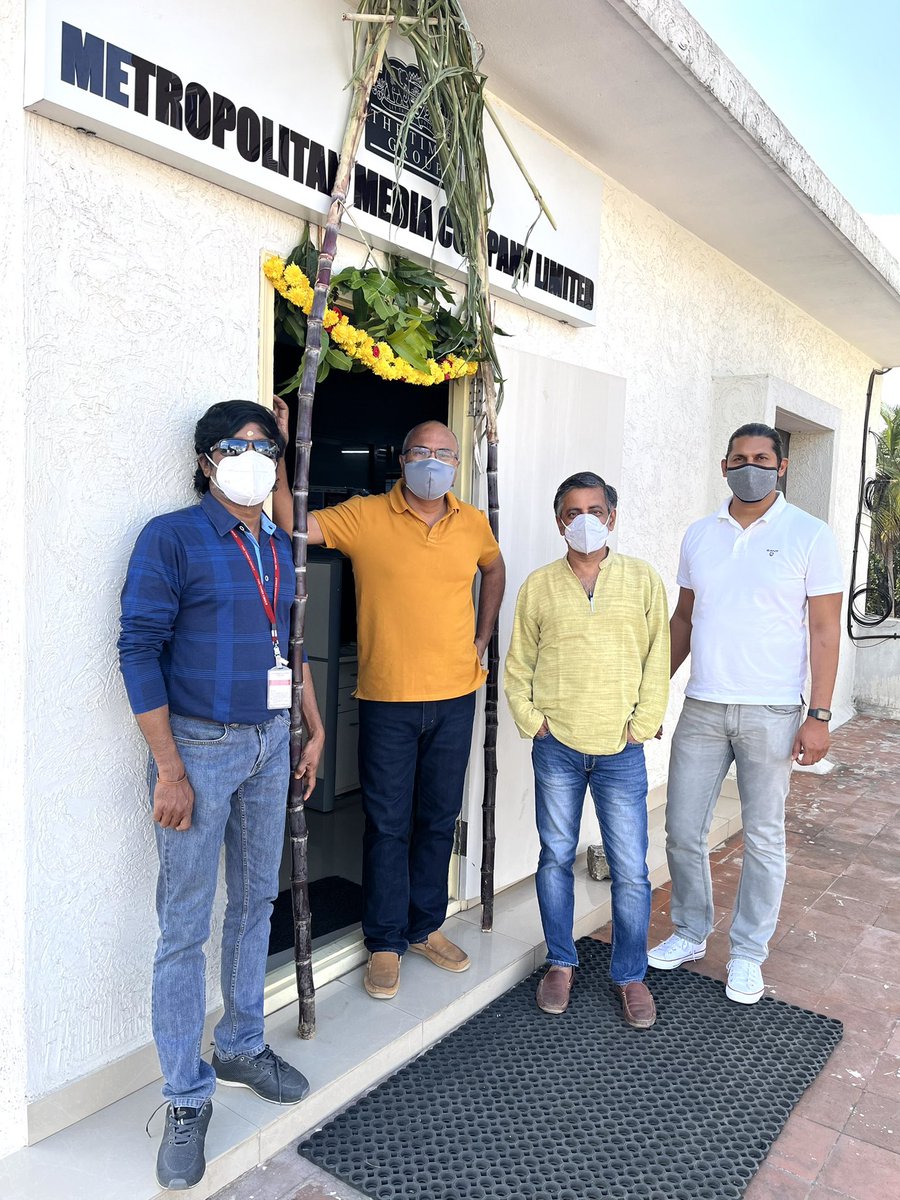 katranjeet's tweet photo. #Sankranti celebrations with a few of my seniors at MMCL Bengaluru office! Don’t miss the sugarcane stalks, mango leaves & golden chendu flowers #ellubella @knsrivathsan @kalicharanRai @HRMMCL_VK https://t.co/HEEa6rg3gT