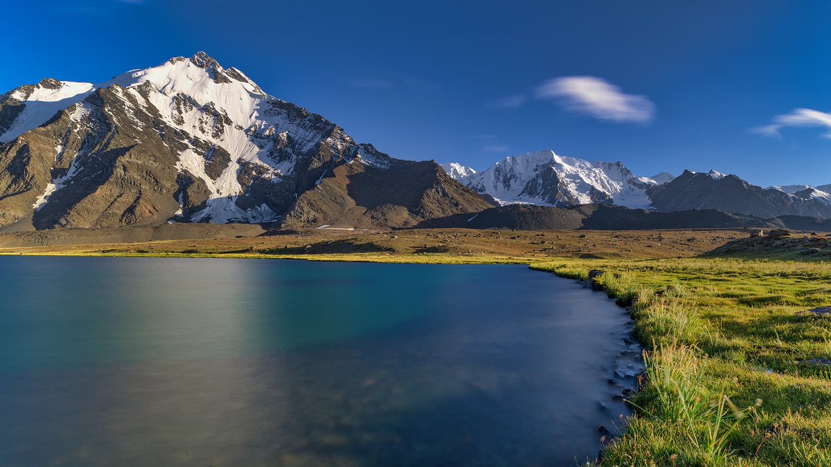 RunBlueOfficial's tweet photo. The Karamber Valley in #Pakistan🌄. What a beautiful place to run and another reason to support the #WorldWetlandsRun. Image by Syed Mehdi Bukhari. https://t.co/neAspR99ho