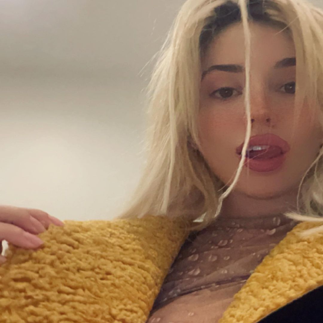 Novas fotos postadas por @avamax em seu perfil no 'Instagram'. 