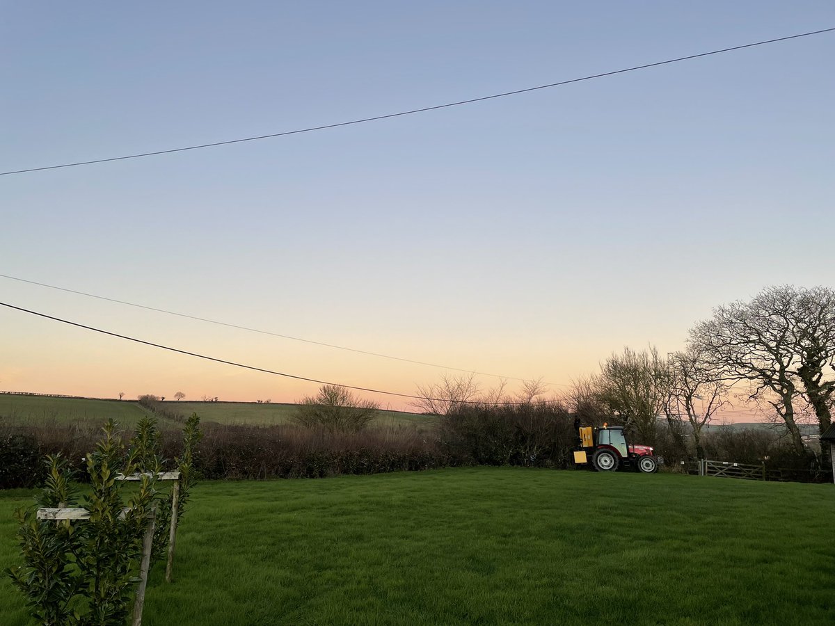 #Hedgewatch Martin is giving the hedges a trim before nesting bird season. #nature #tractor