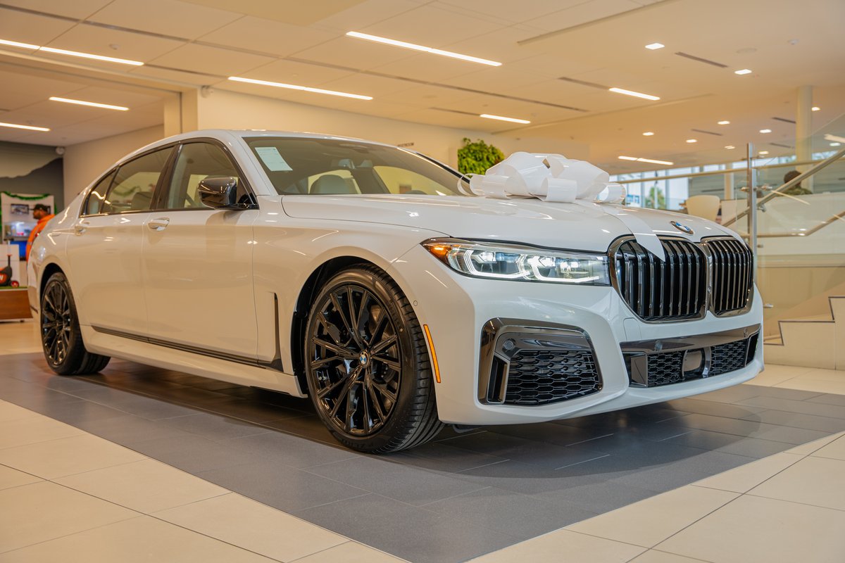 BMW_Riverside's tweet photo. What’s a better feeling than getting the car of your dreams? 😏 Head into #BMWofRiverside TODAY to make those dreams a reality and drive off in your all-new #BMW! 💨 https://t.co/zMJpTP0ZmY