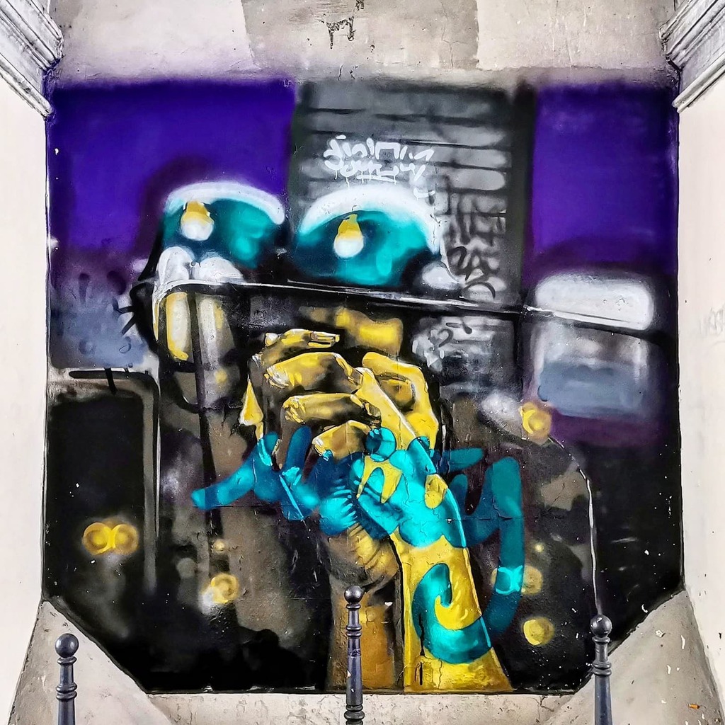 <a href="/djalouz/">djalouz</a> #piece in #paris #france
#urbanart #streetart #djalouz #unity #colorful #spraypaint #spray #painting instagr.am/p/CYtxe8GI5Kk/