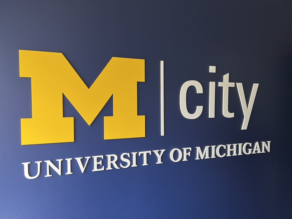 ColonelWaughNSP's tweet photo. Returning to @CityofKearney after a great trip to visit @UMich @UMichMcity @UMTRI with @UNKearney staff. Thanks to the M-City staff for the time and valuable, informative tour.
Always nice to see Kearney on the departure screen! Thanks @united. #flykearney #trafficsafety https://t.co/rFZFrMsv13