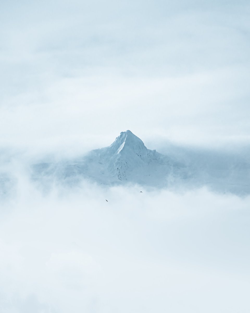 daniguindo's tweet photo. For a brief second, the elements aligned☁️ https://t.co/r30oVrEPEF
