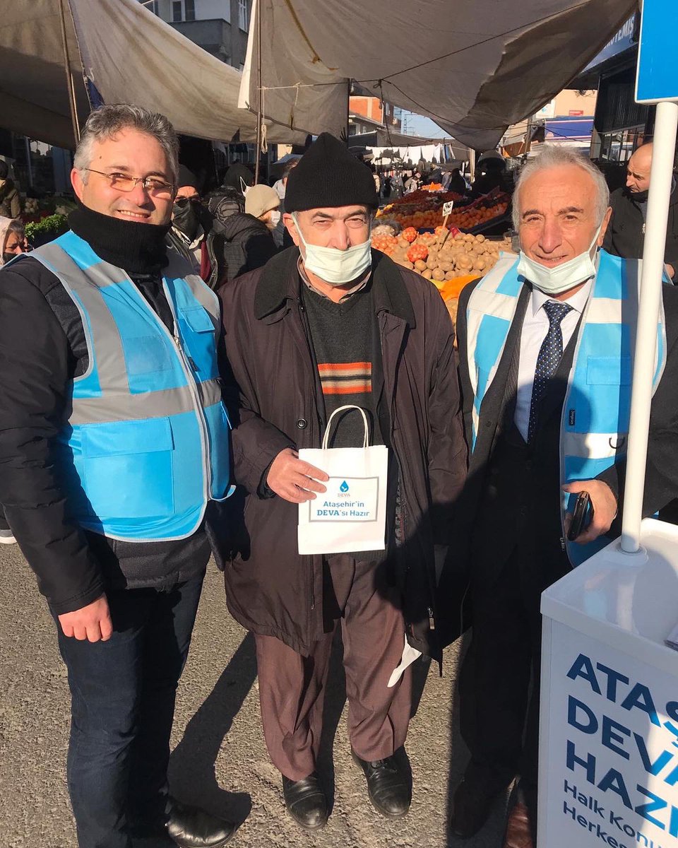 devateskilat34's tweet photo. Bugün Ataşehir Teşkilatı olarak Yeni Çamlıca Mahallesinde stant etkiliği yaptık.Etkinliğimize Sayın Genel Başkan Yardımcımız Elif Esen’de destek vermiştir. ATAŞEHİR’in DEVASI SAHADA DEVA OLMAK ADINA HERZAMAN VAR 💧🌱🙏 @devateskilat34 @drerhanerol @avmdemiral @elifesendeva https://t.co/pubwPZu1KT