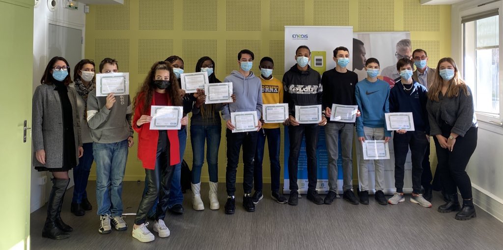 .<a href="/enedis/">Enedis</a> a reçu cette semaine, 1️⃣0️⃣ collégiens du Lycée Fauriel dans le cadre du #stage collectif de troisième organisé par <a href="/FACE_Loire/">FACE Loire</a>.
🎯 Objectif : les accompagner dans leur choix professionnel par la découverte de différents #metiers de l’entreprise