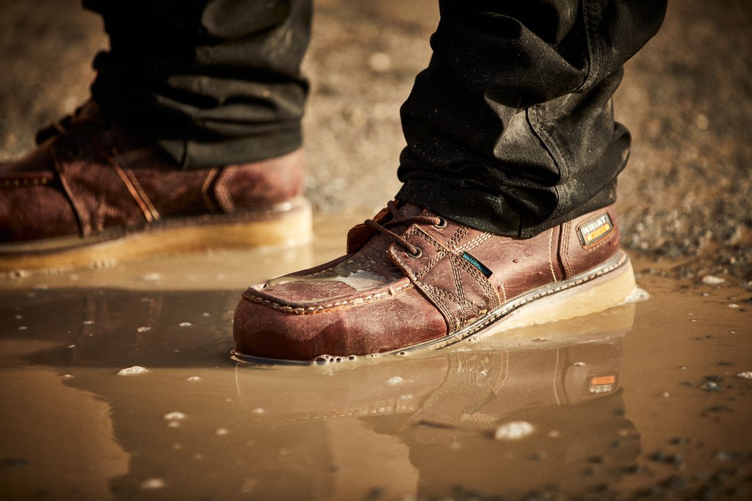 Ariat's tweet image. Unmatched support, superior protection, and total versatility. Rebar Wedge Moc Toe. 
#ariat #ariatwork #ariatessentials #workdoneright #tough #workgear #workboots